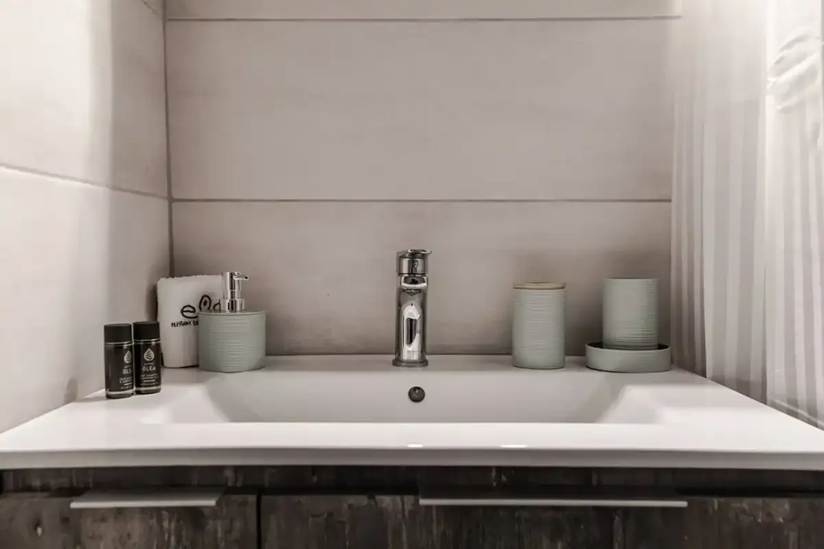 ELA 4 Apartment 9