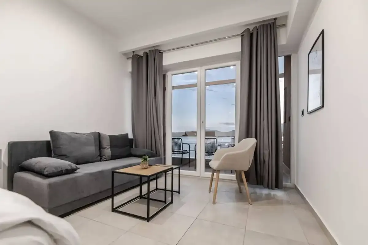 ELA 6 Apartment 3