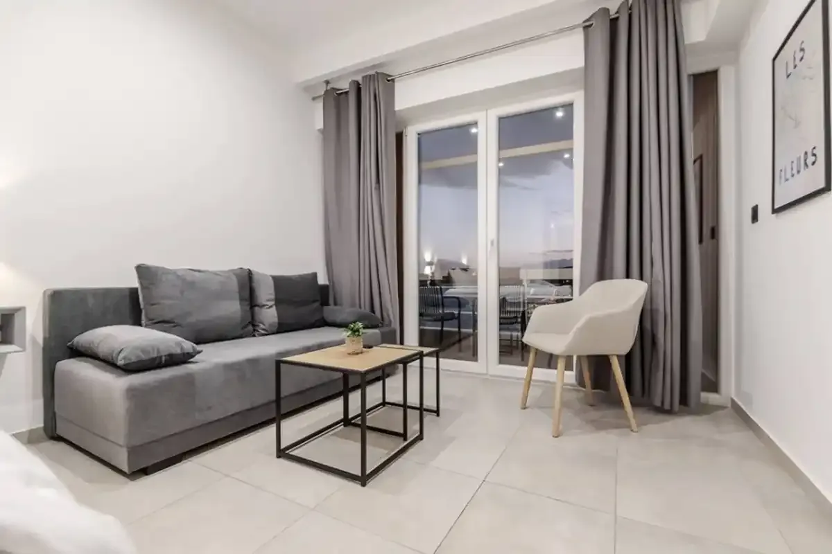 ELA 6 Apartment 9