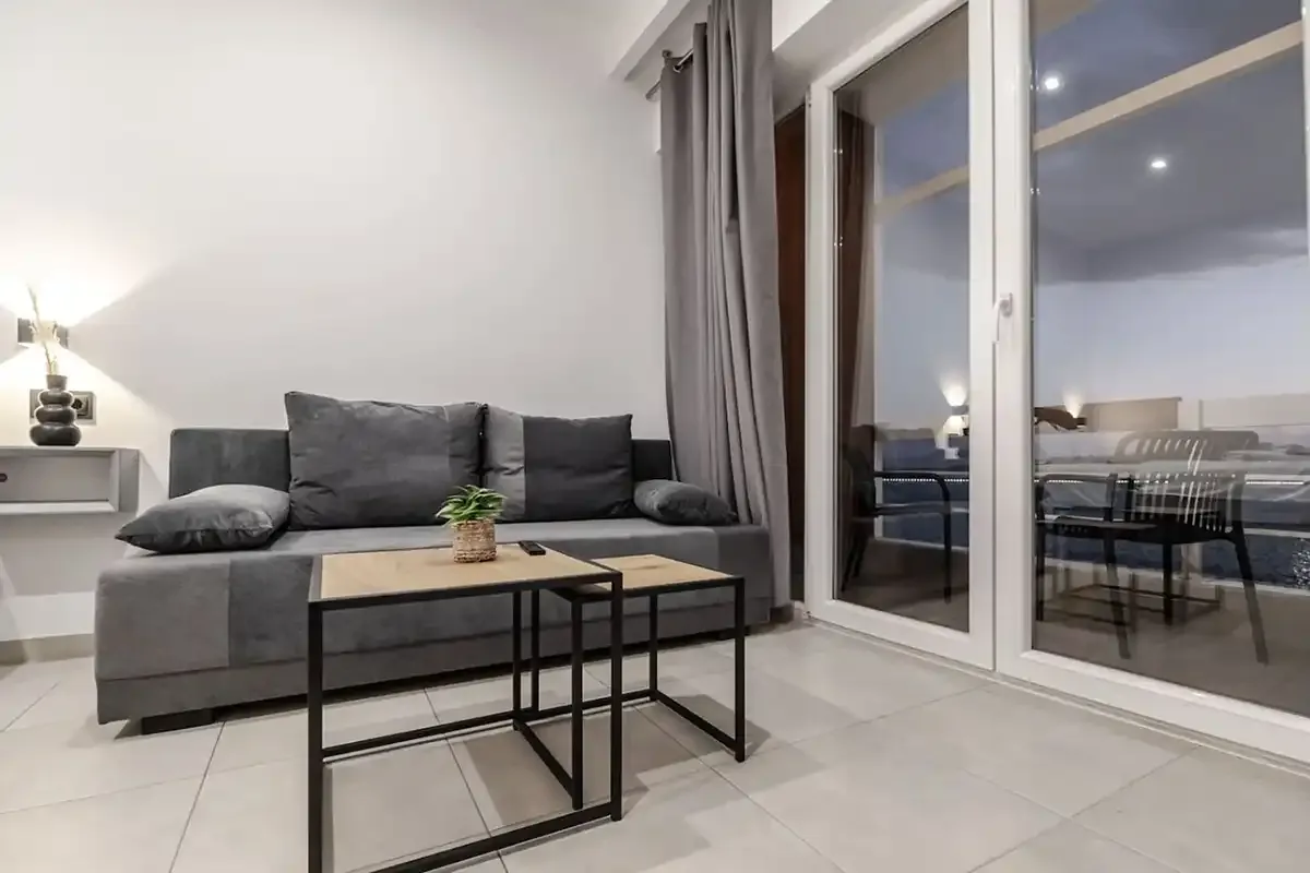 ELA 6 Apartment 10