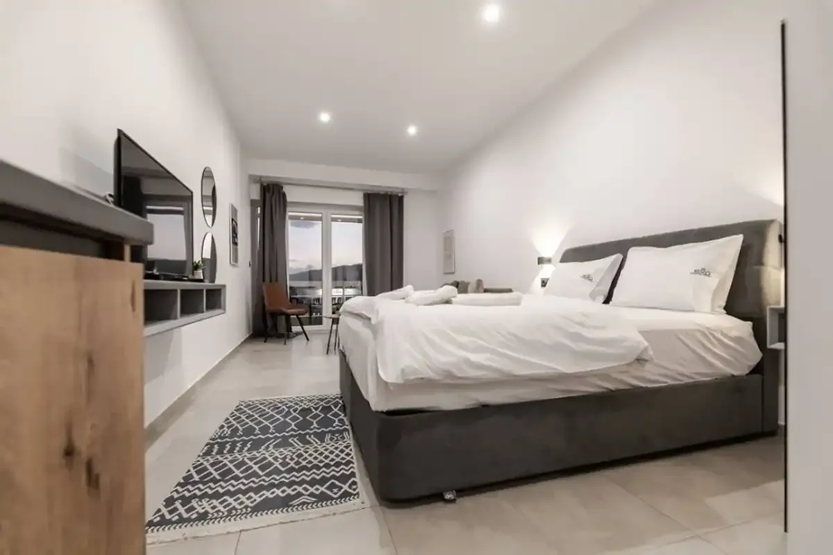 ELA 7 Apartment 10