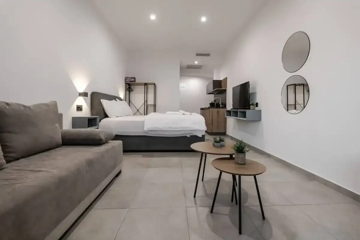ELA 7 Apartment 18