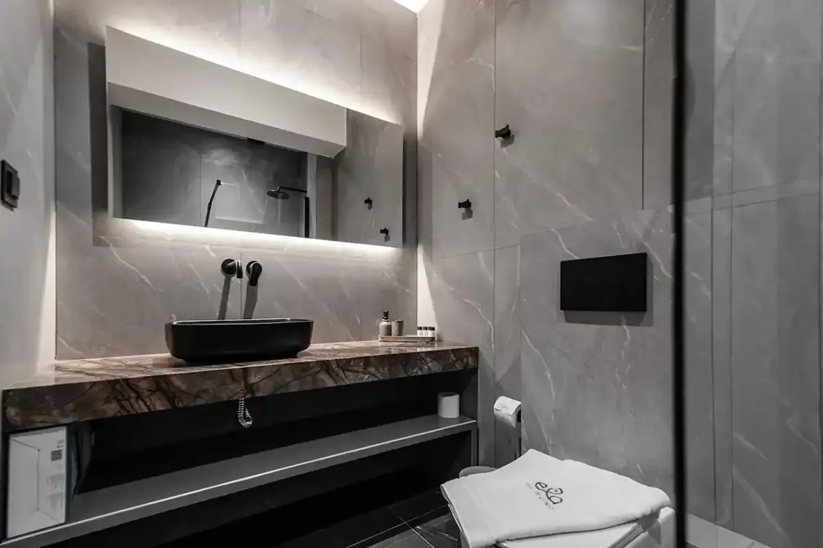 ELA 7 Apartment 21
