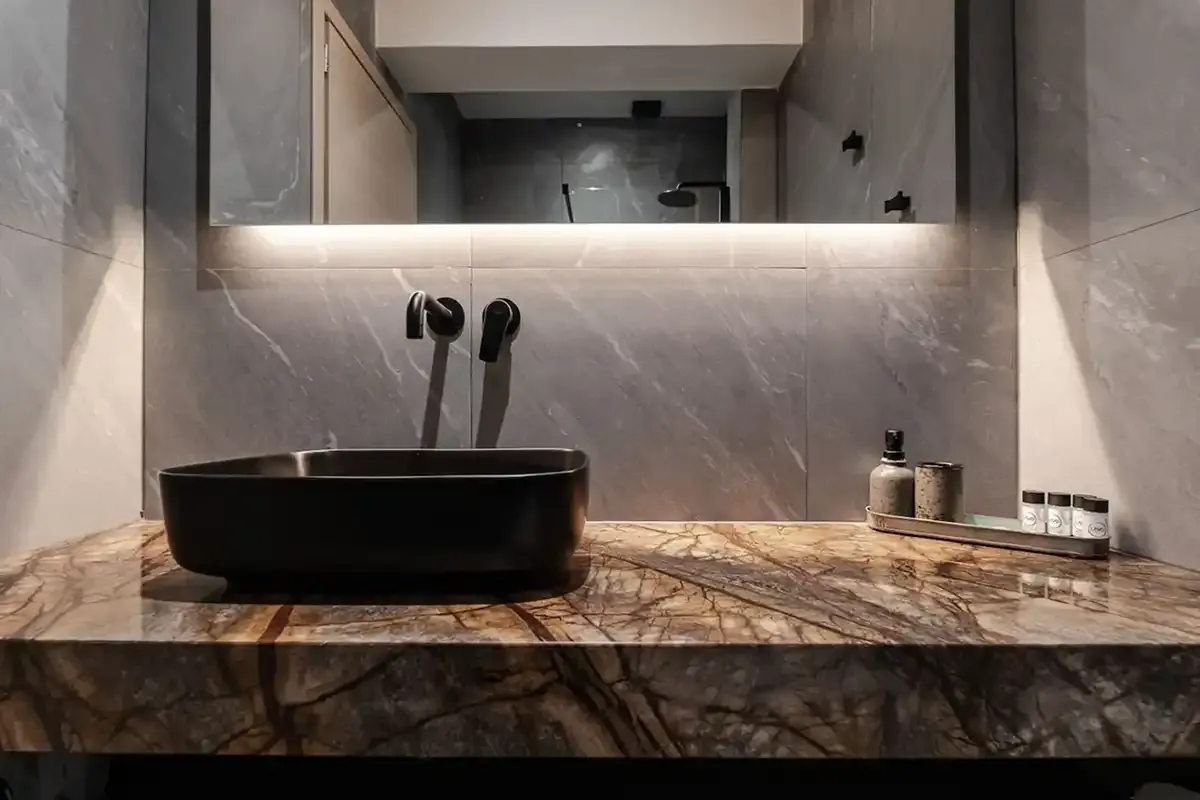 ELA 7 Apartment 22